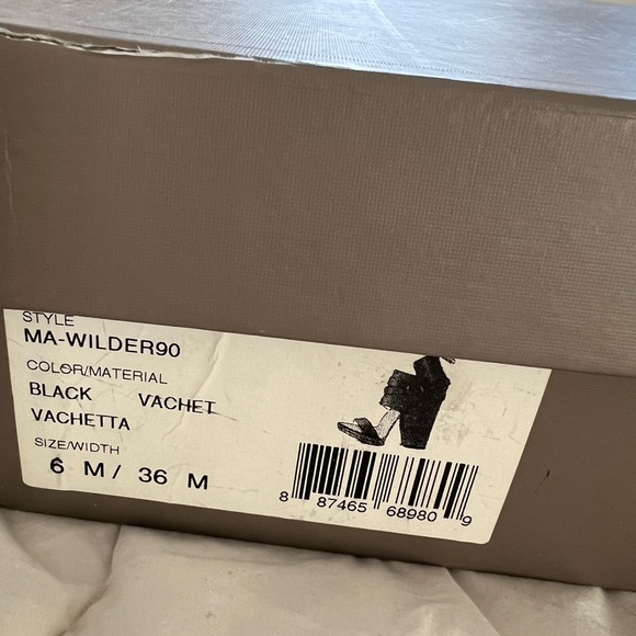 BCBG black leather sandals 6M - Picture 9 of 11